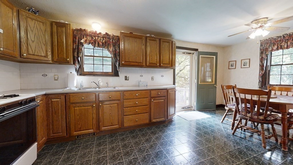 10 Kensington Road Norton, MA 02766 - Photo 12 of 27 Gallery Image 12