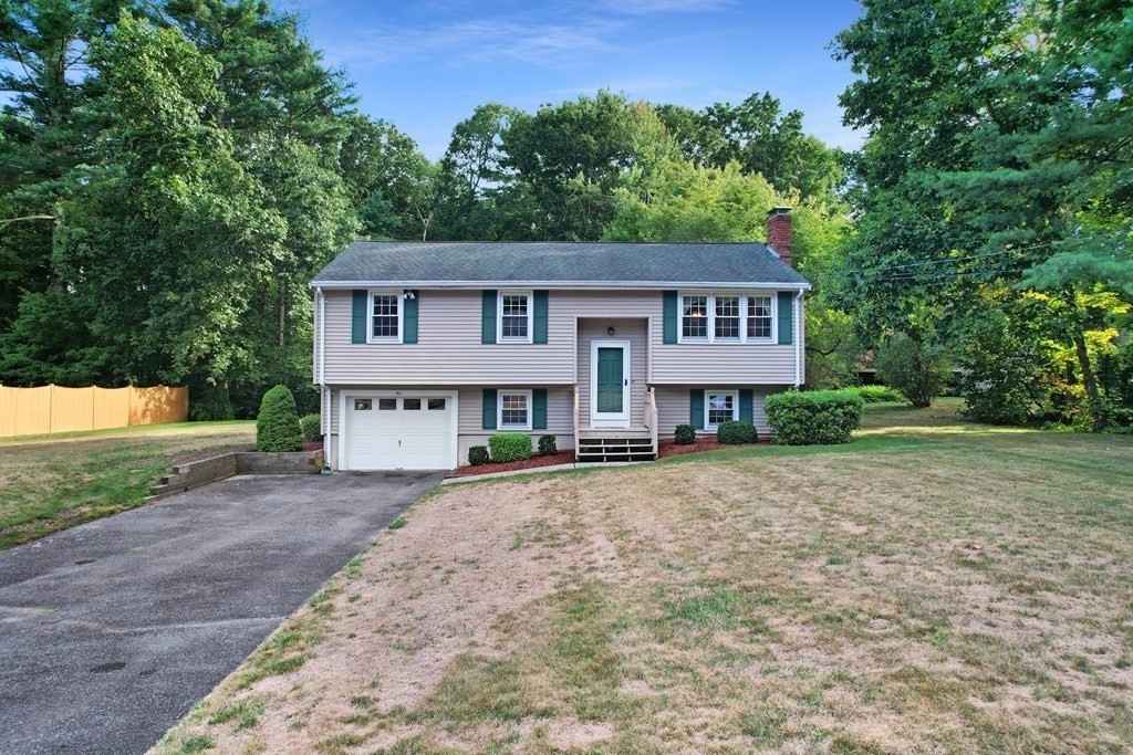 10 Kensington Road Norton, MA 02766 - Photo 2 of 27 Gallery Image 2