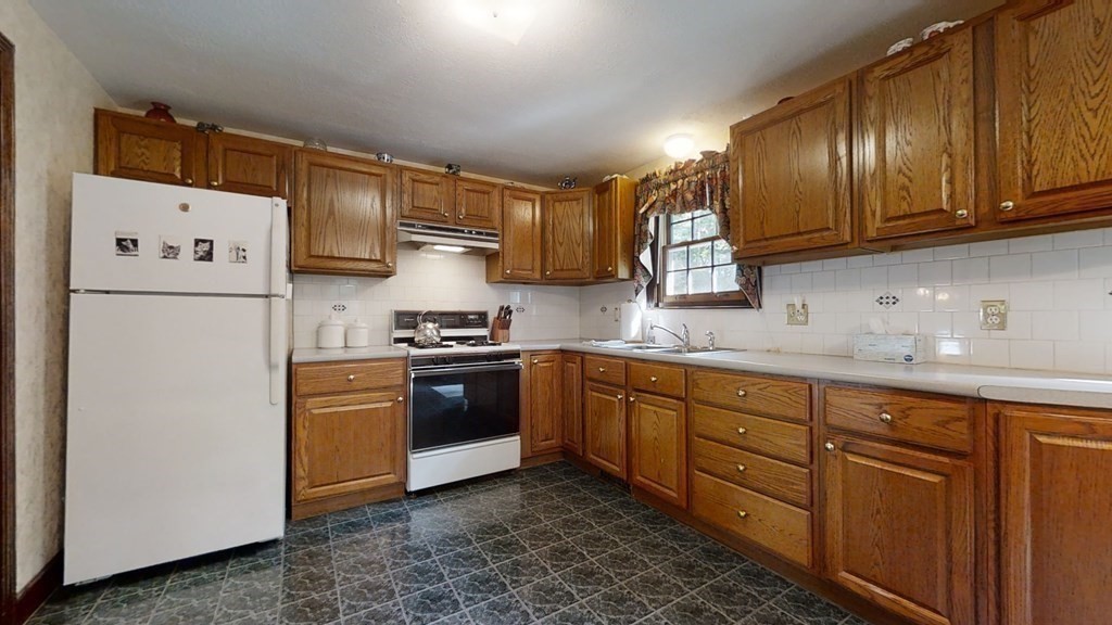 10 Kensington Road Norton, MA 02766 - Photo 10 of 27 Gallery Image 10
