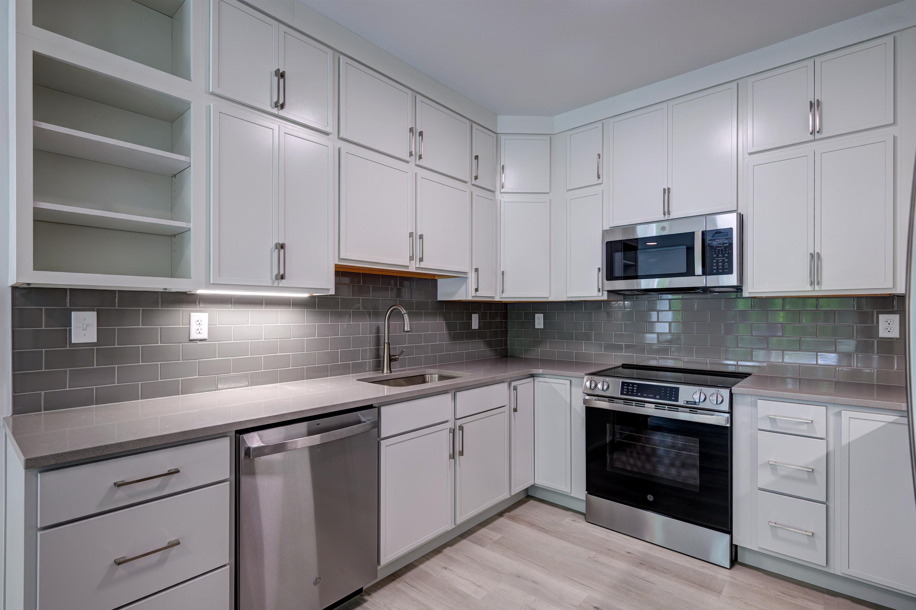 2059 Lafayette Road, Unit 203 Portsmouth, NH 03801 - Photo 9 of 26