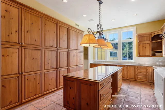 $5,995,000 | 1933 South Shore Drive, Holland, MI 49423