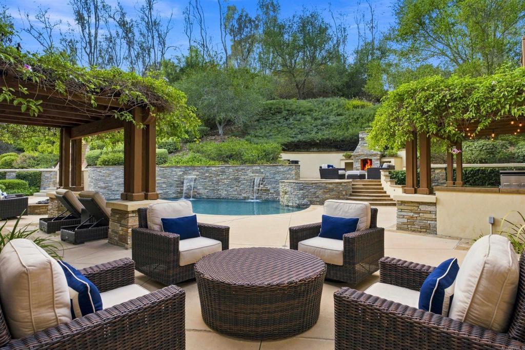 15808 Via Del Alba Rancho Santa Fe, CA 92067 - Photo 11 of 15 Gallery Image 11