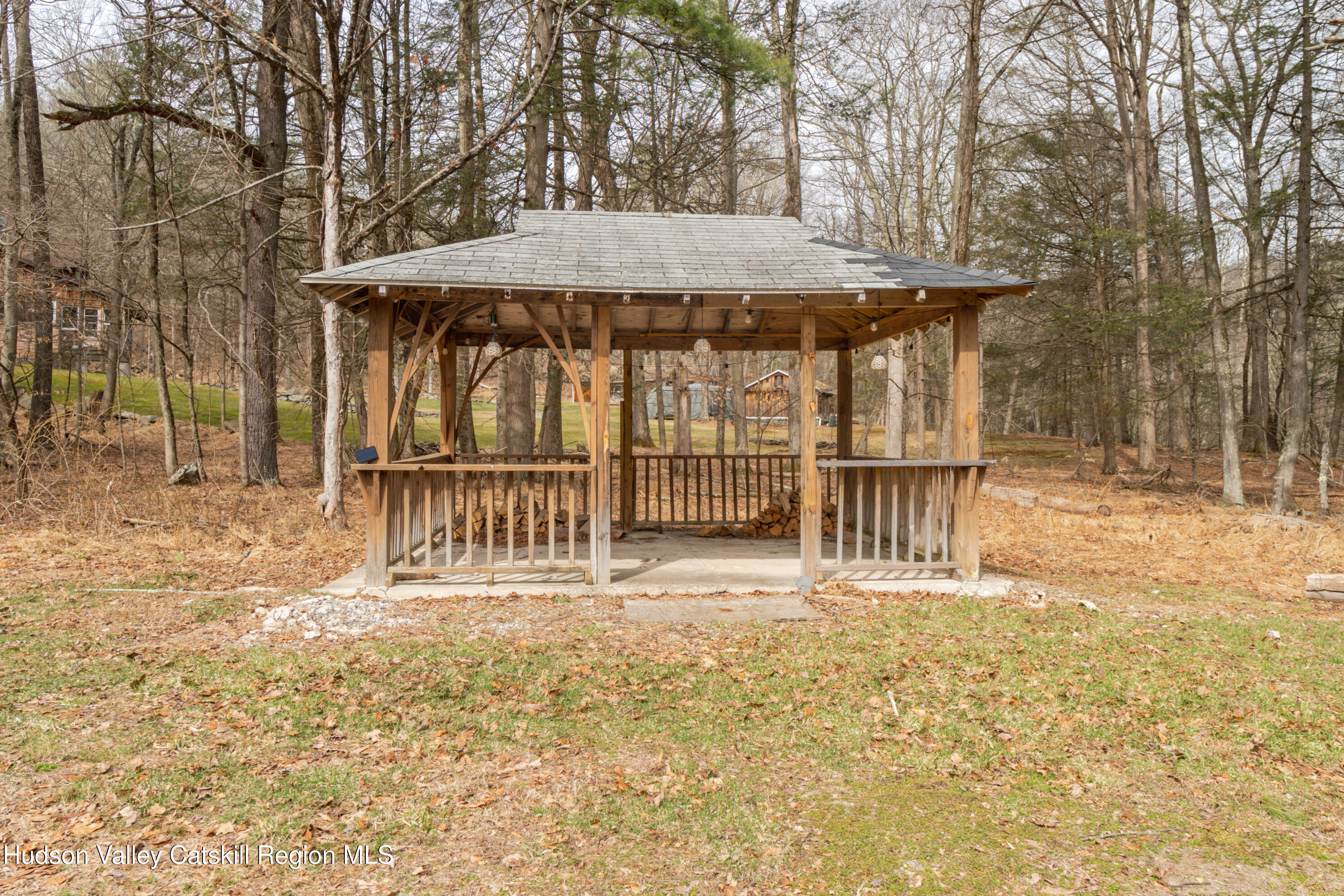 713 Oak Ridge Road Ellenville, NY 12428 - Photo 36 of 53 a front view of a house with a yard
