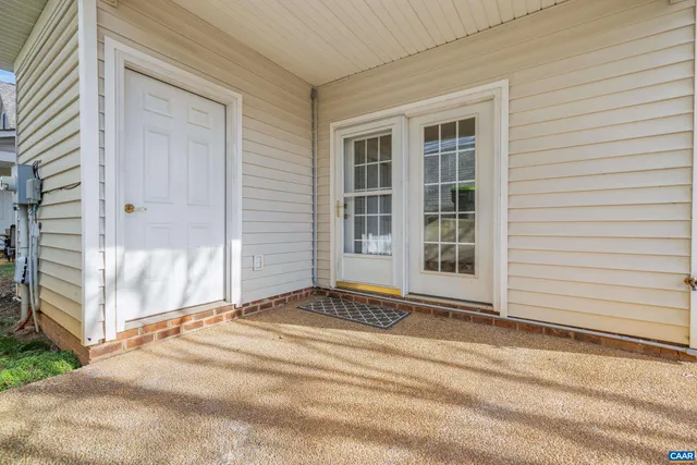 a view of a entrance door of the house