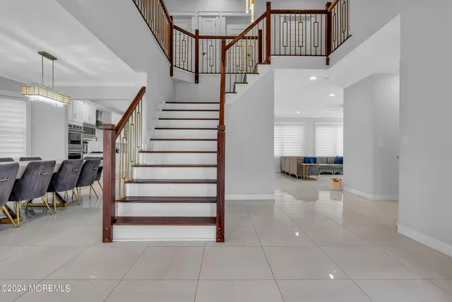 a view of entryway and hall