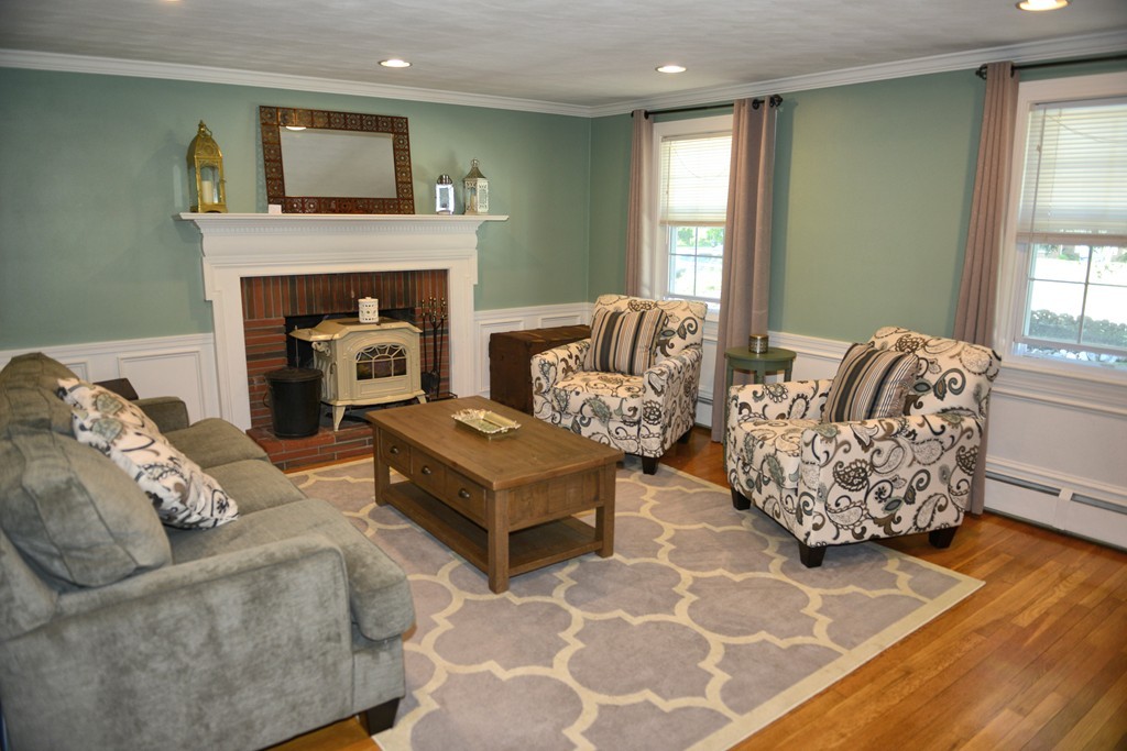 131 Ipswich Road Topsfield, MA 01983 - Photo 12 of 30