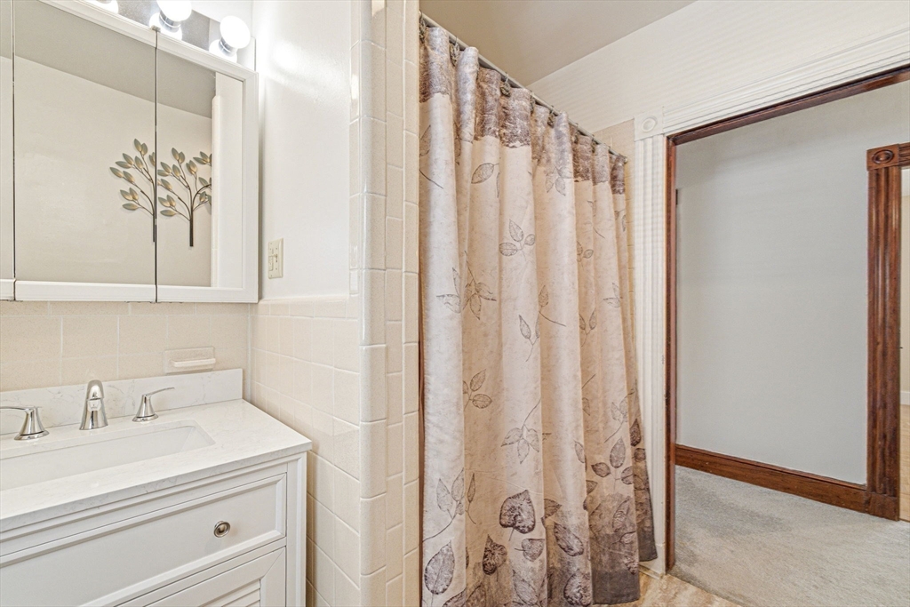 83 Grand Street Reading, MA 01867 - Photo 23 of 42