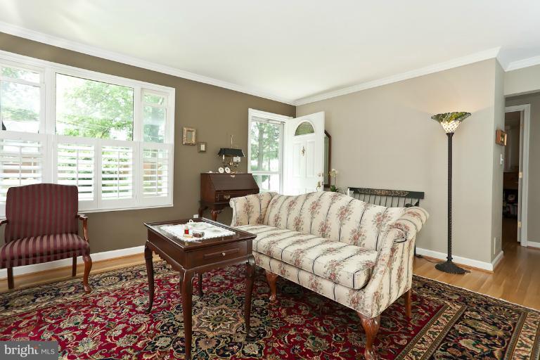 3613 Isbell Street Silver Spring, MD 20906 - Photo 14 of 28 Living Room