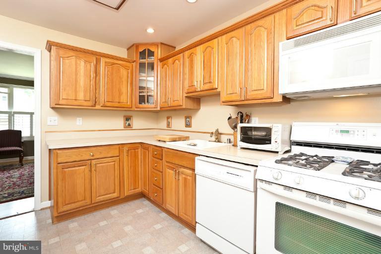 3613 Isbell Street Silver Spring, MD 20906 - Photo 24 of 28 Kitchen
