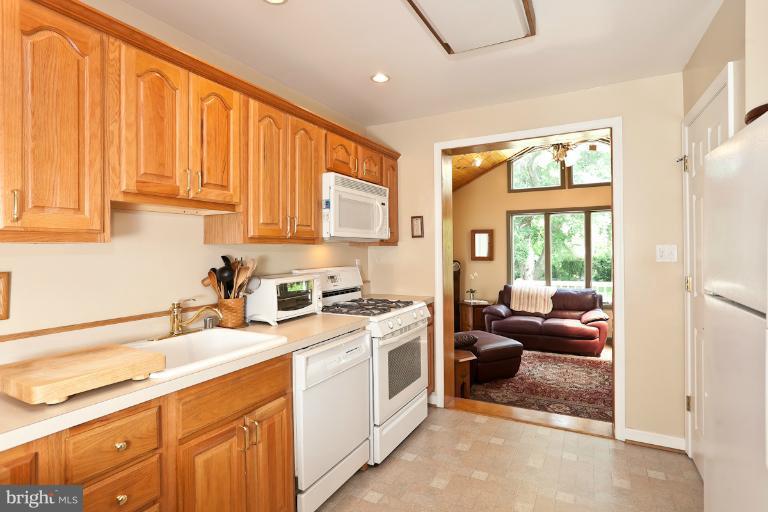 3613 Isbell Street Silver Spring, MD 20906 - Photo 26 of 28 Kitchen