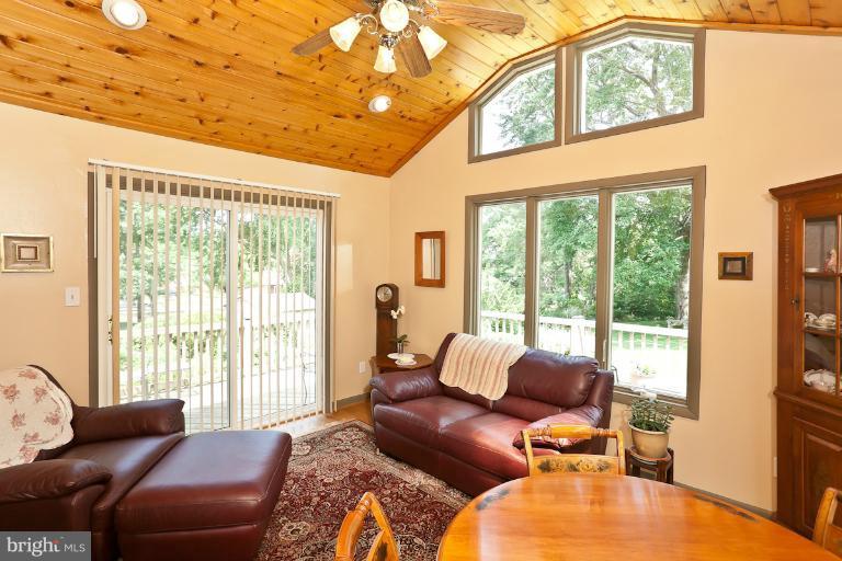 3613 Isbell Street Silver Spring, MD 20906 - Photo 5 of 28 Family Room
