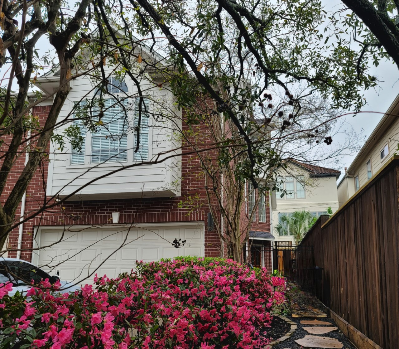 1526 Nevada Street Houston, TX 77006 - Photo 3 of 38