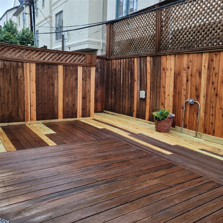 1526 Nevada Street Houston, TX 77006 - Photo 36 of 38 a view of a backyard of the house