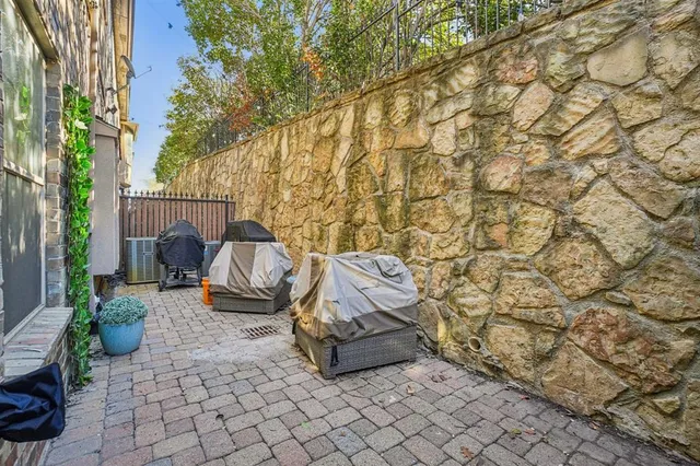 $550,000 | 612 Rockingham Drive, Irving, TX 75063