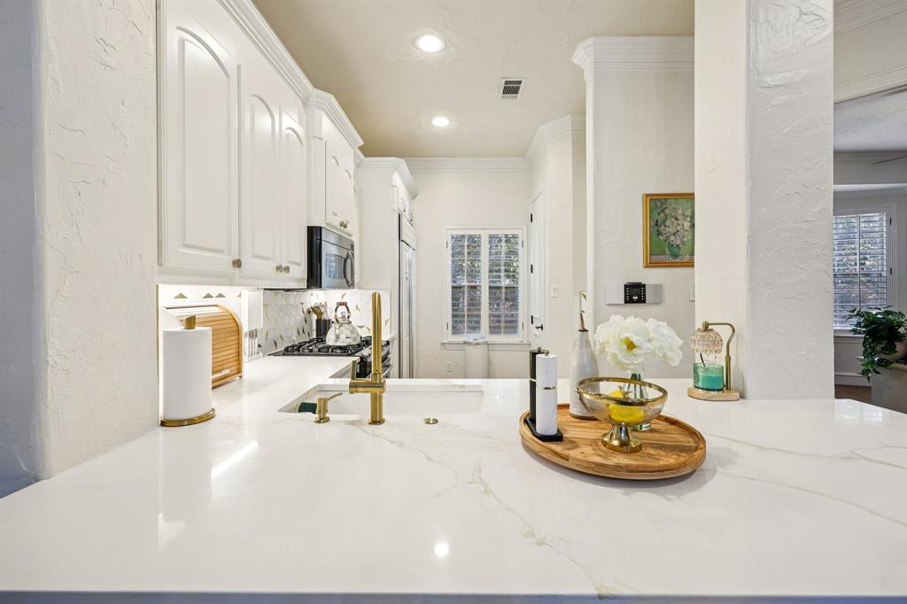 612 Rockingham Drive Irving, TX 75063 - Photo 9 of 31