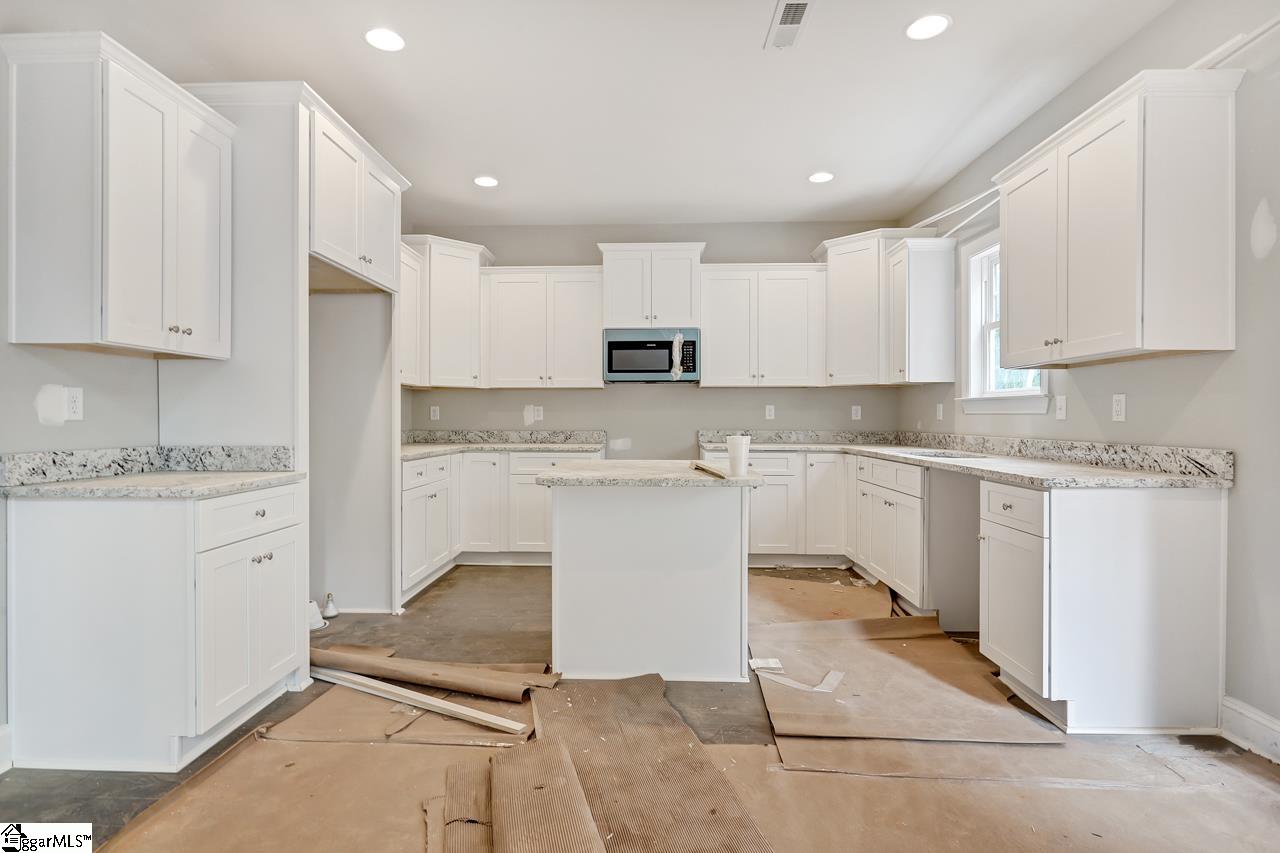 1042 Welcome Road Williamston, SC 29697 - Photo 4 of 31 Gallery Image 4