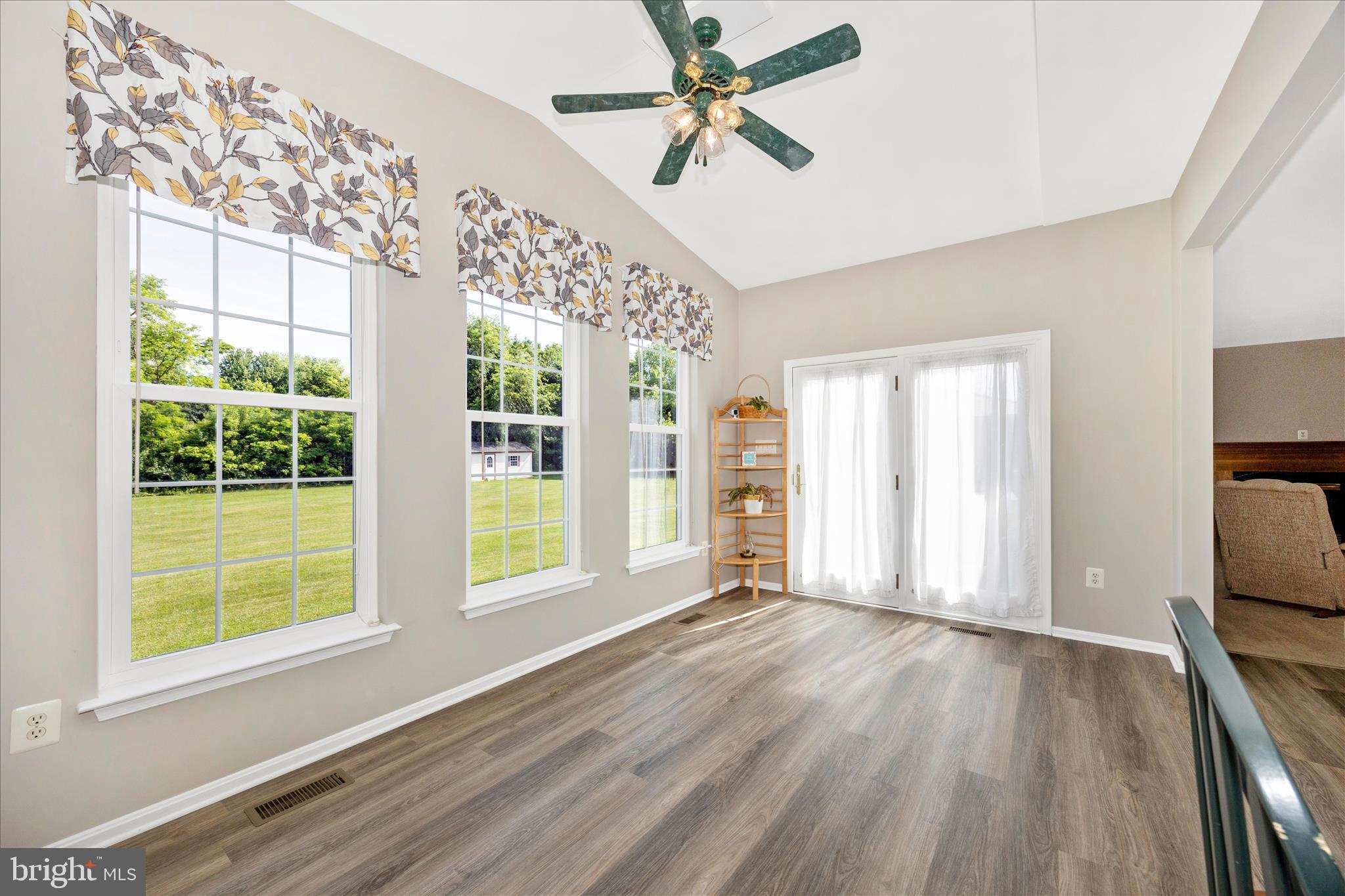 3810 Roundtree Road Jefferson, MD 21755 - Photo 20 of 55 Breakfast Area