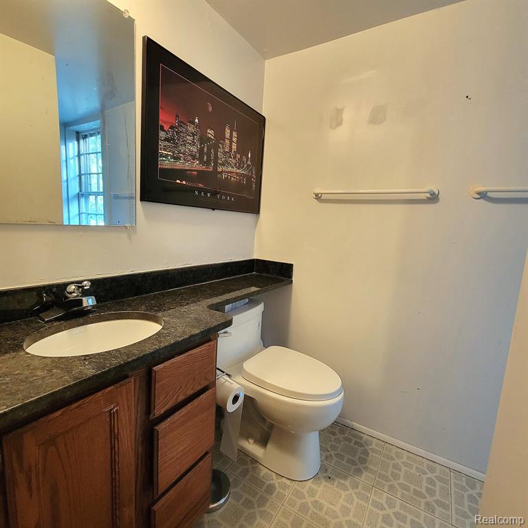 23925 Farmington Road Farmington, MI 48336 - Photo 15 of 41