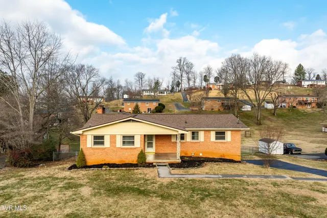 $375,000 | 325 Polaris Drive, Bluff City, TN 37618