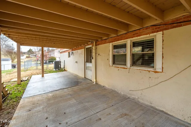 $375,000 | 325 Polaris Drive, Bluff City, TN 37618