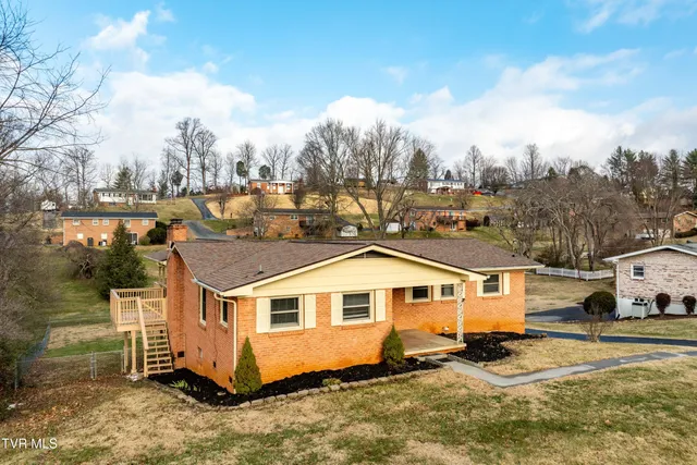 $375,000 | 325 Polaris Drive, Bluff City, TN 37618