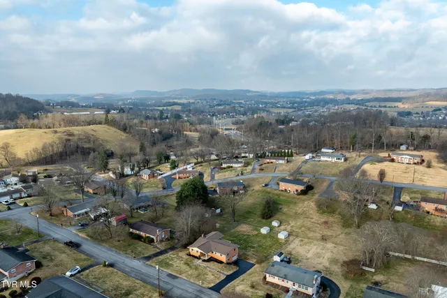 $375,000 | 325 Polaris Drive, Bluff City, TN 37618