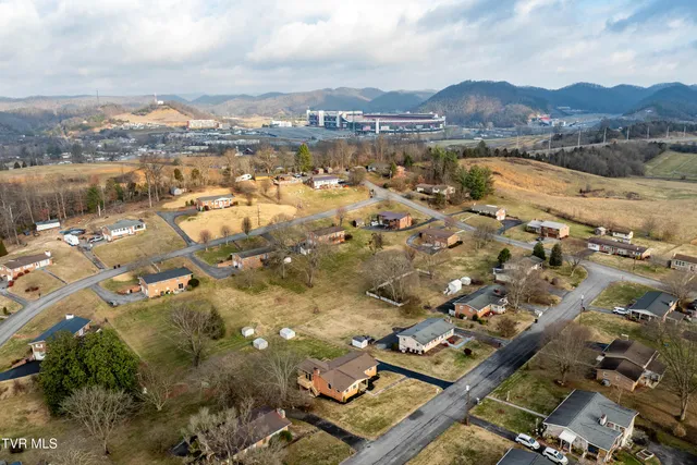 $375,000 | 325 Polaris Drive, Bluff City, TN 37618