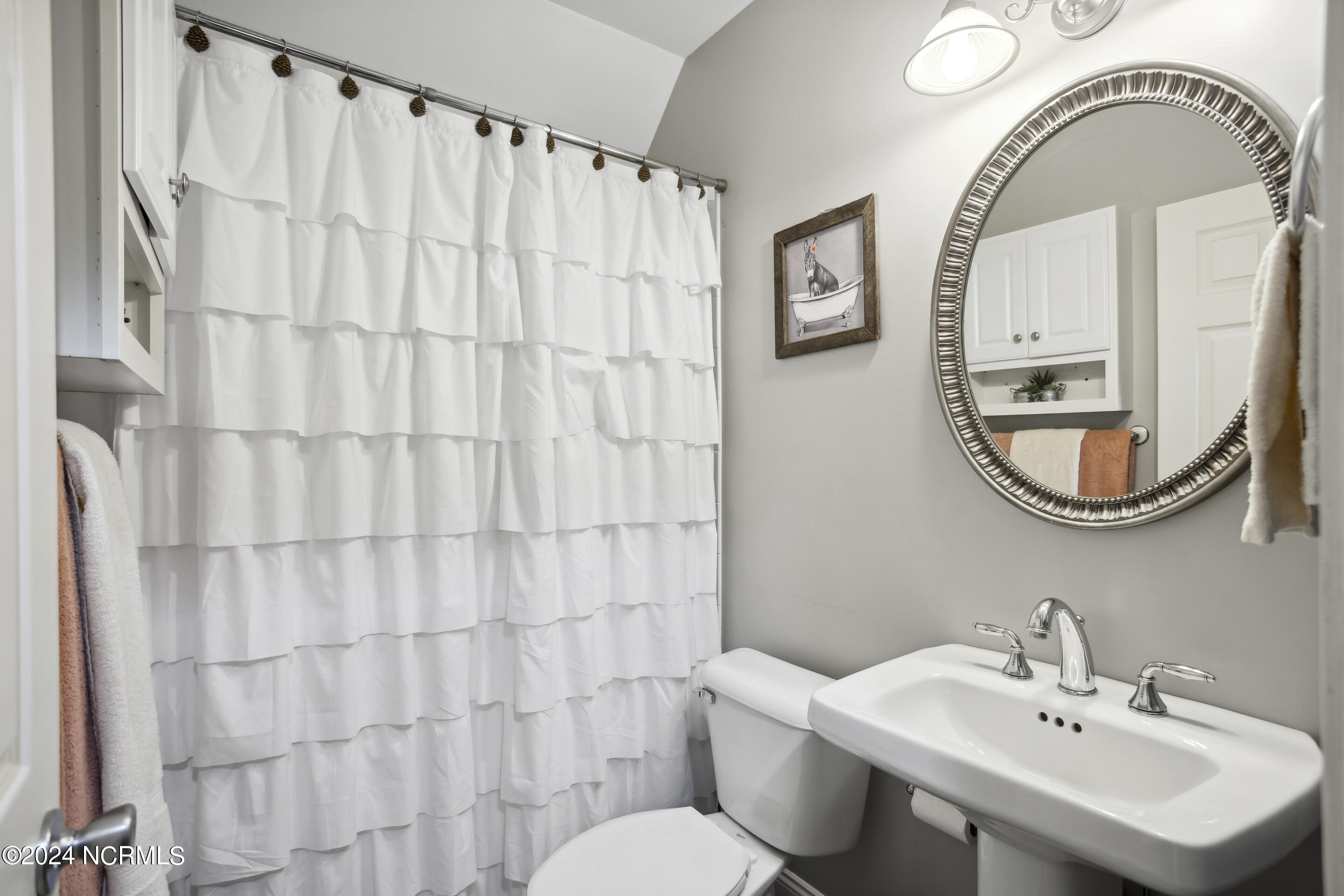283 Forest Sound Road Hampstead, NC 28443 - Photo 55 of 69 Upstairs full bathroom