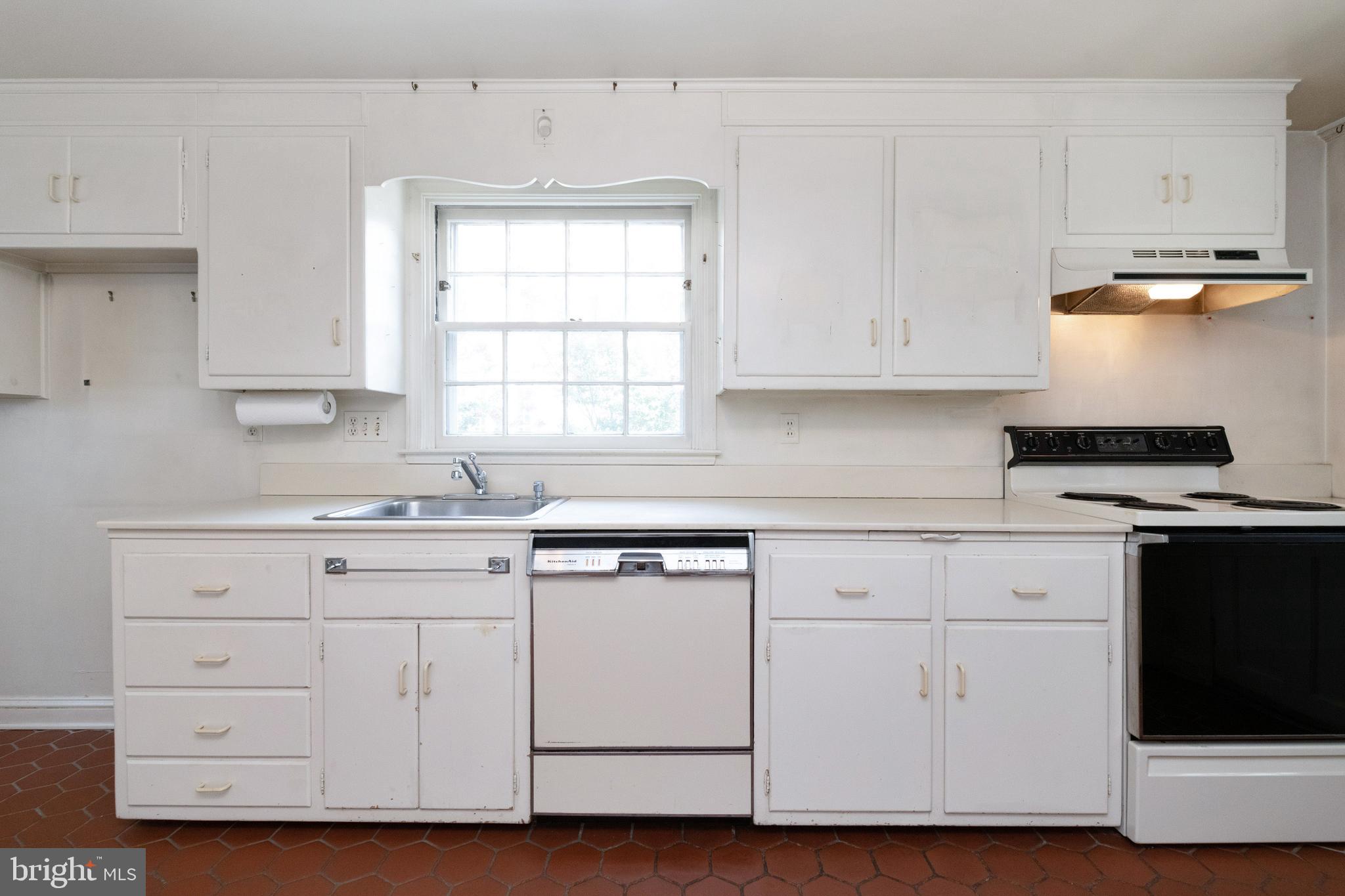 601 Coventry Road Baltimore, MD 21286 - Photo 12 of 43 Kitchen