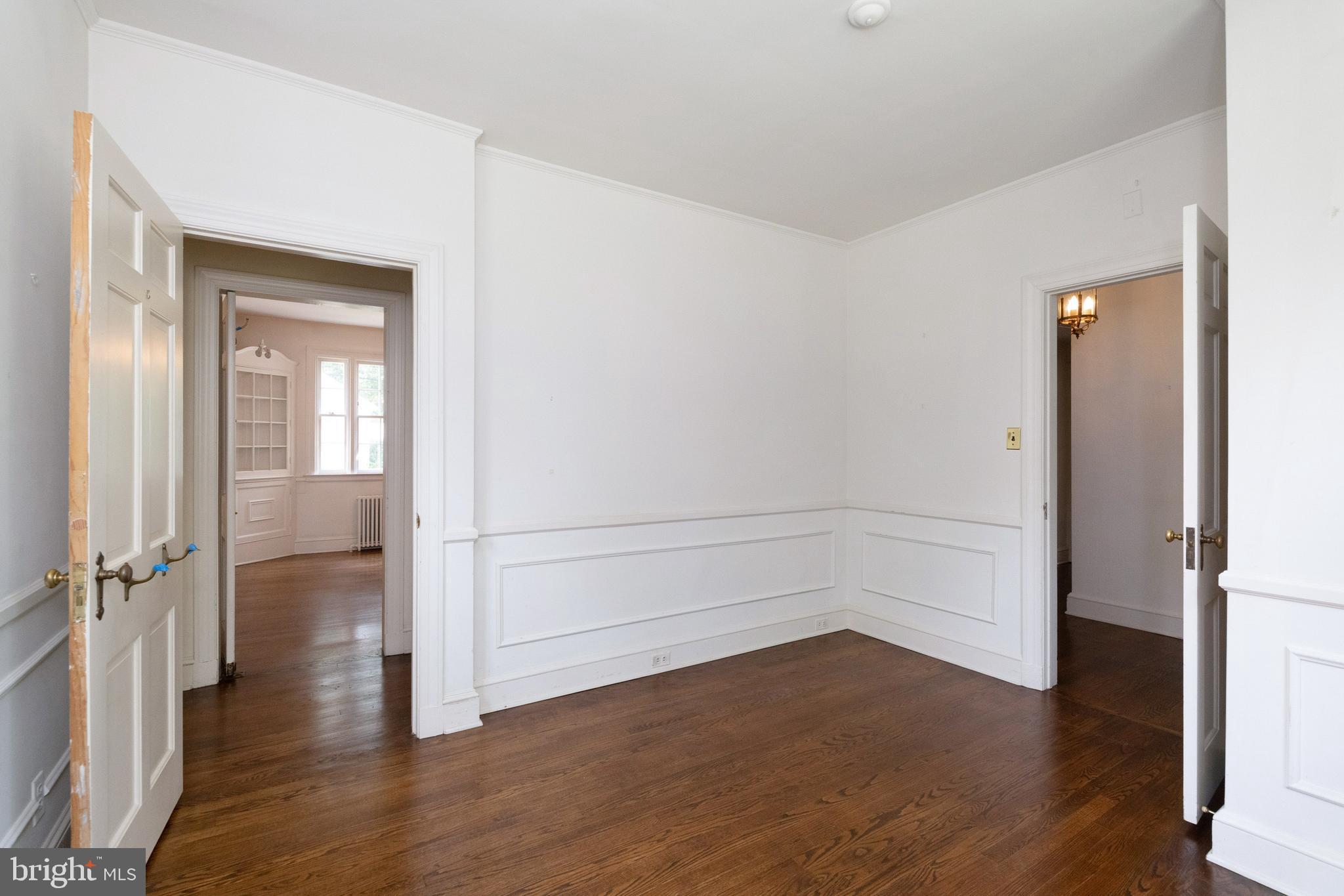 601 Coventry Road Baltimore, MD 21286 - Photo 23 of 43 Main Level Bedroom # 2 with Hardwoods & Moldings