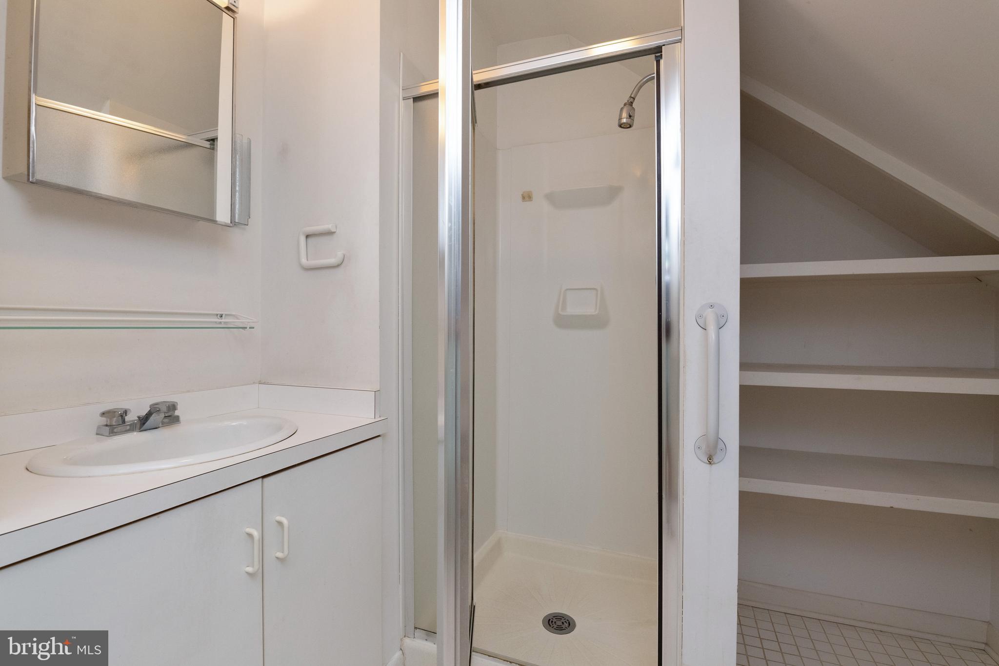 601 Coventry Road Baltimore, MD 21286 - Photo 31 of 43 Upper Level Full Bath
