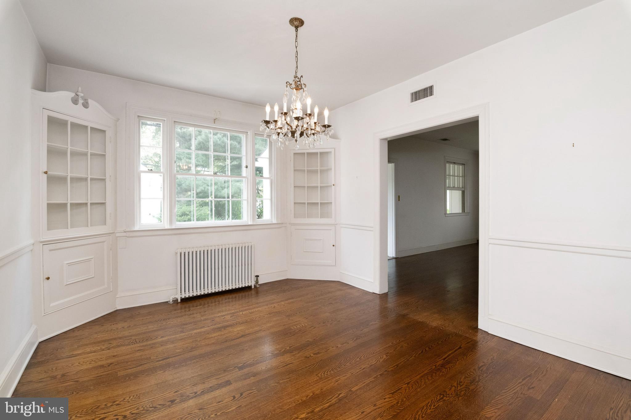 601 Coventry Road Baltimore, MD 21286 - Photo 9 of 43 Dining Room with Built-in Corner Cabinets