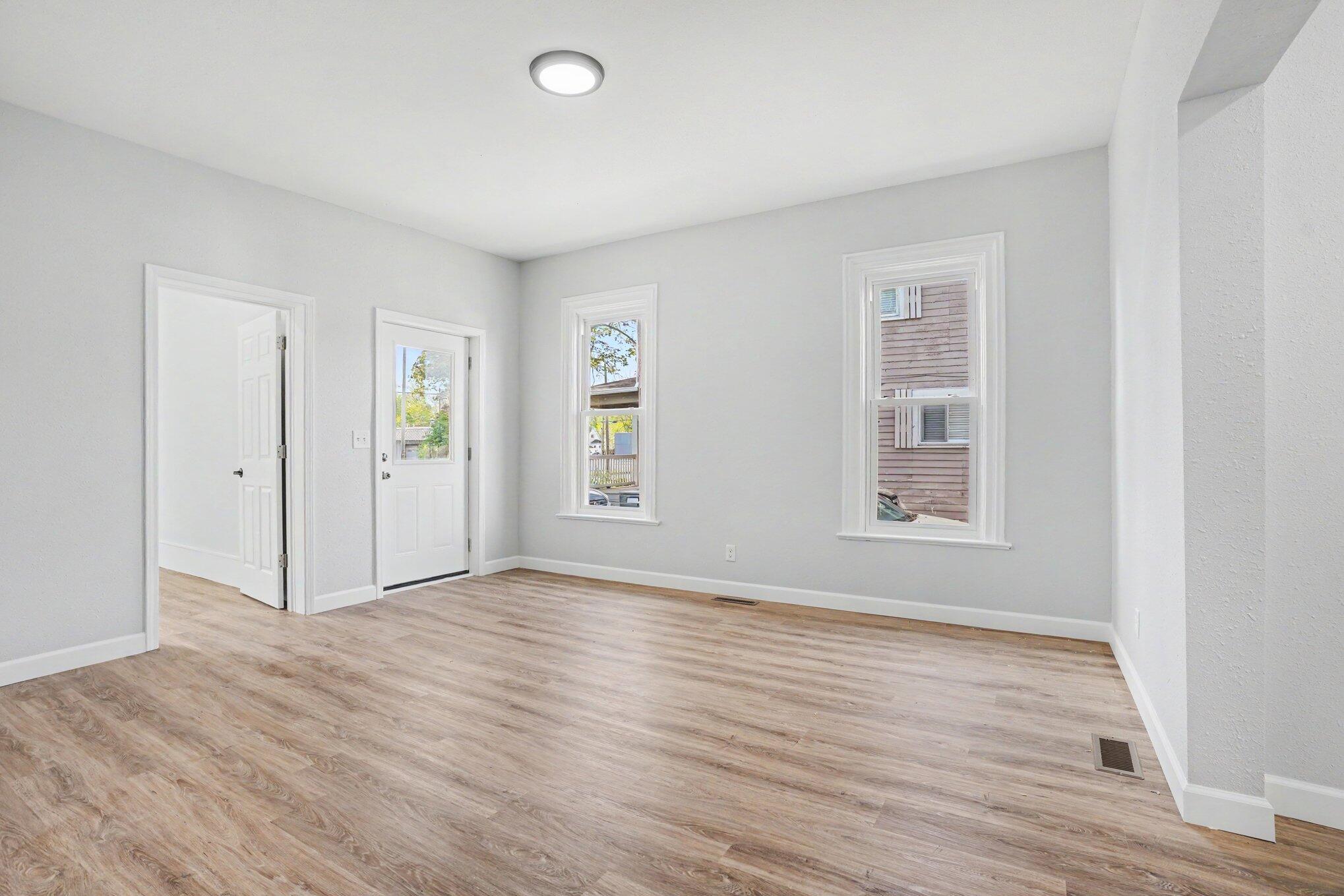 112 North Andrews Street Three Rivers, MI 49093 - Photo 4 of 17 dsc03751