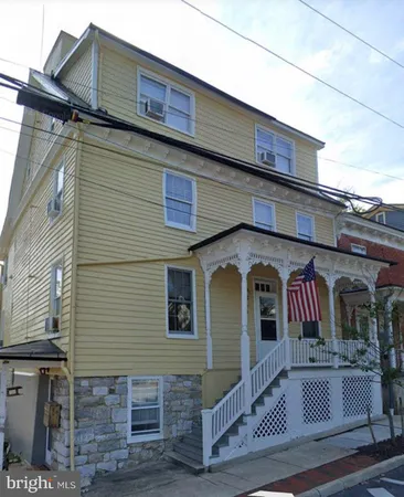 $1,250 | 402 South Cameron Street, Unit 2, Winchester, VA 22601