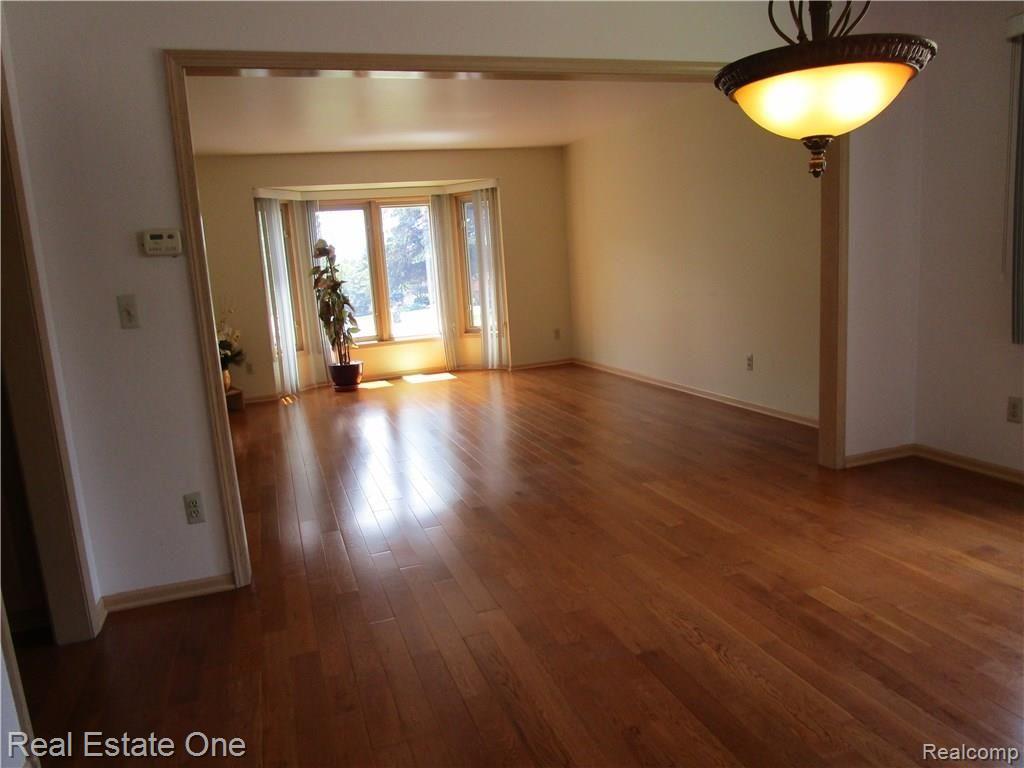 2124 Reagan Drive Rochester Hills, MI 48309 - Photo 7 of 23