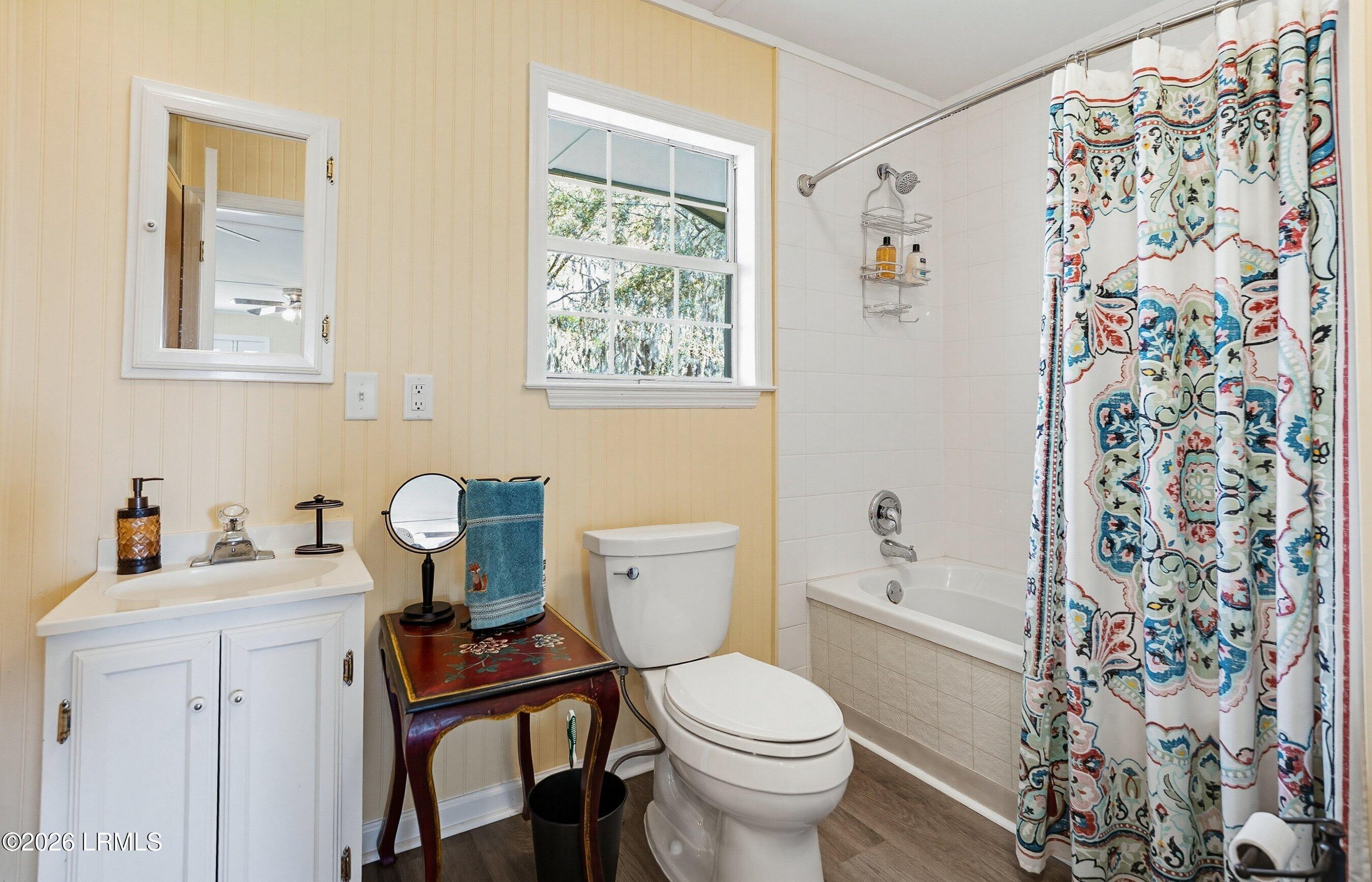 50 Long Point Drive Beaufort, SC 29907 - Photo 46 of 85 Guest Suite Bath