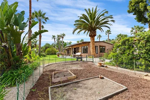 $4,695,000 | 27409 Pacific Coast Highway, Malibu, CA 90265