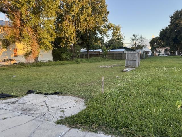 2328 West Cherry Street Tampa, FL 33607 - Photo 2 of 7 a view of a garden with a fountain