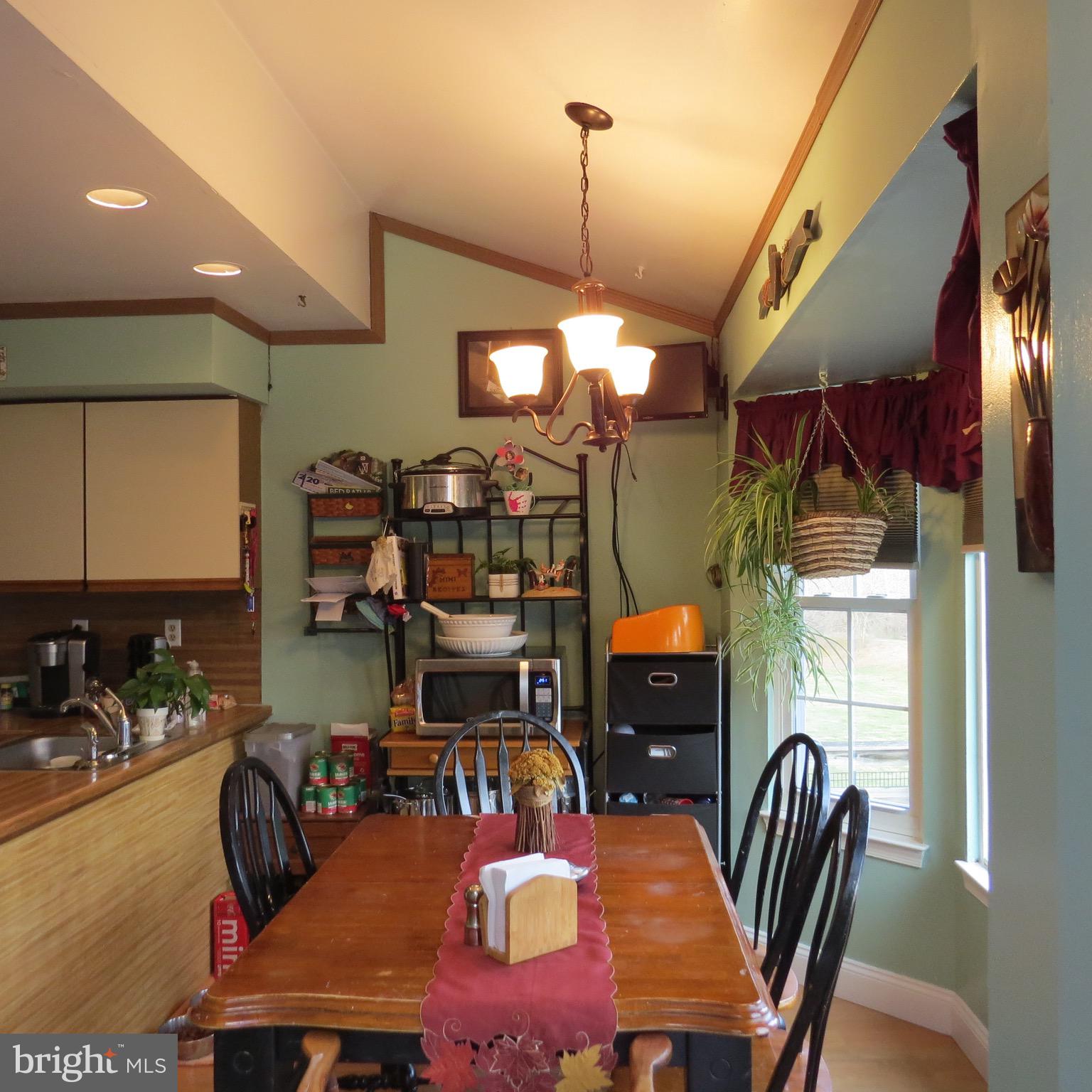 82 South Timber Road Southampton, PA 18966 - Photo 14 of 30 Breakfast nook