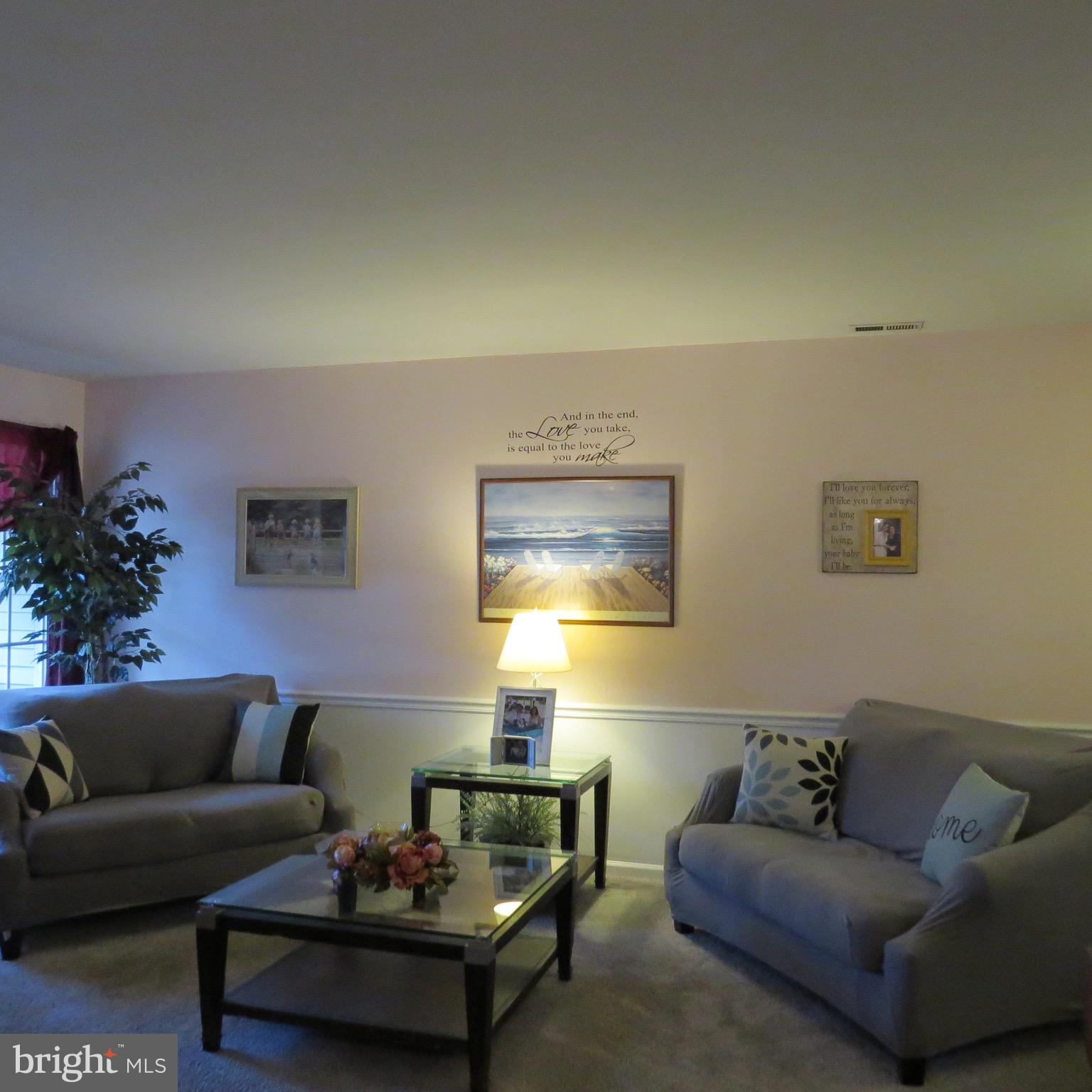 82 South Timber Road Southampton, PA 18966 - Photo 4 of 30 Living room