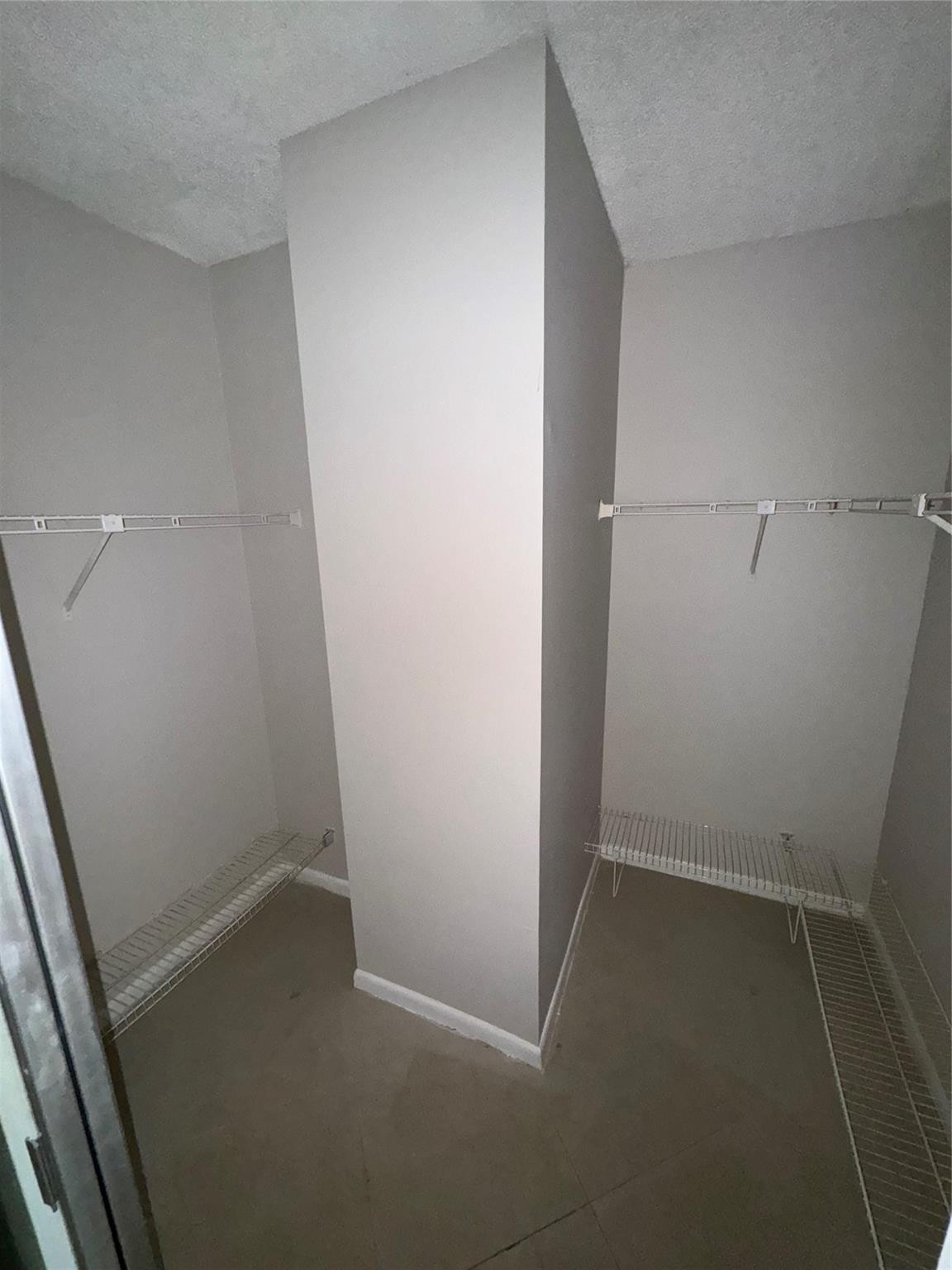 901 Hillcrest Drive, Unit 401 Hollywood, FL 33021 - Photo 12 of 21 Photo 12