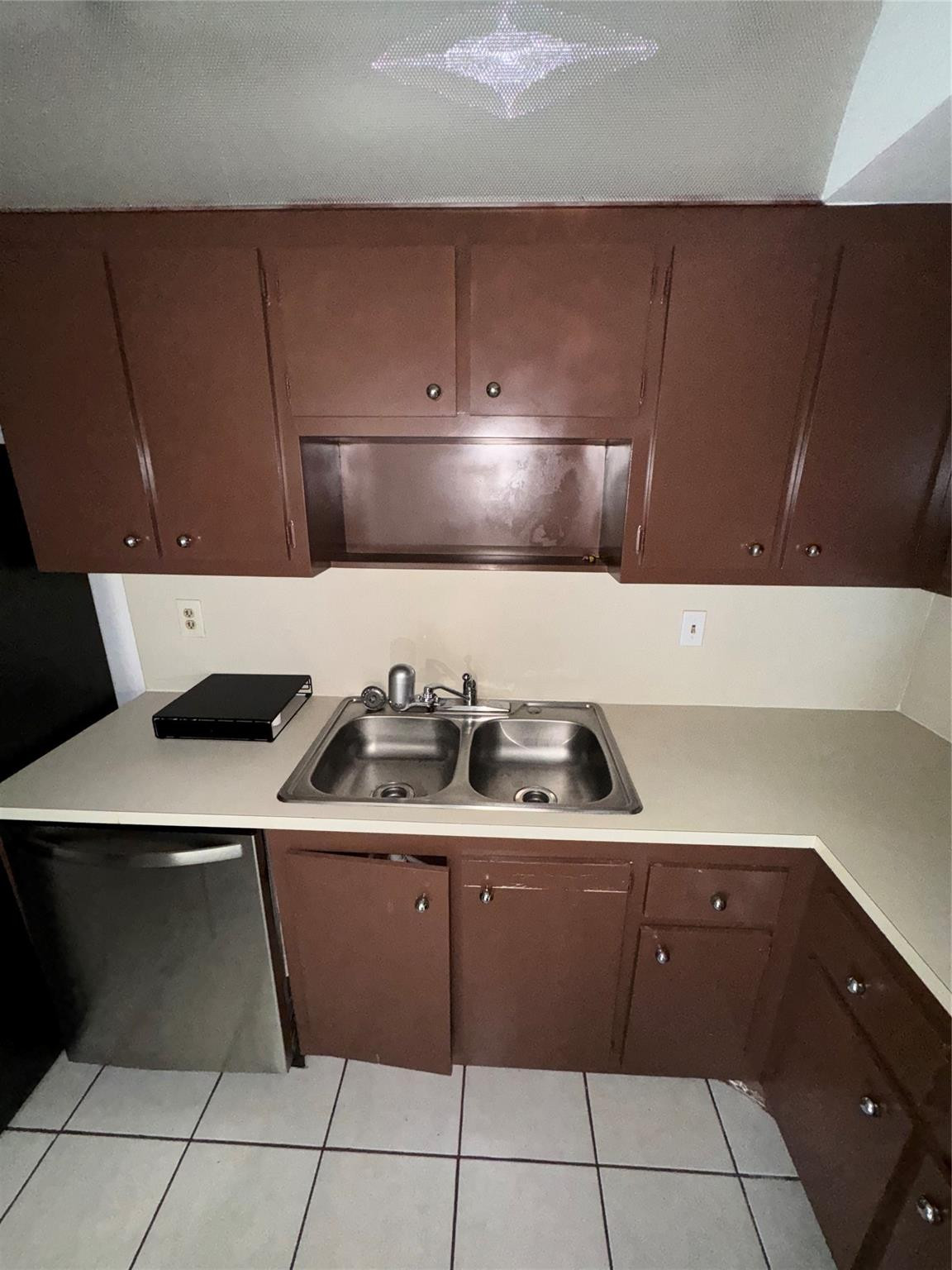 901 Hillcrest Drive, Unit 401 Hollywood, FL 33021 - Photo 14 of 21 Photo 14