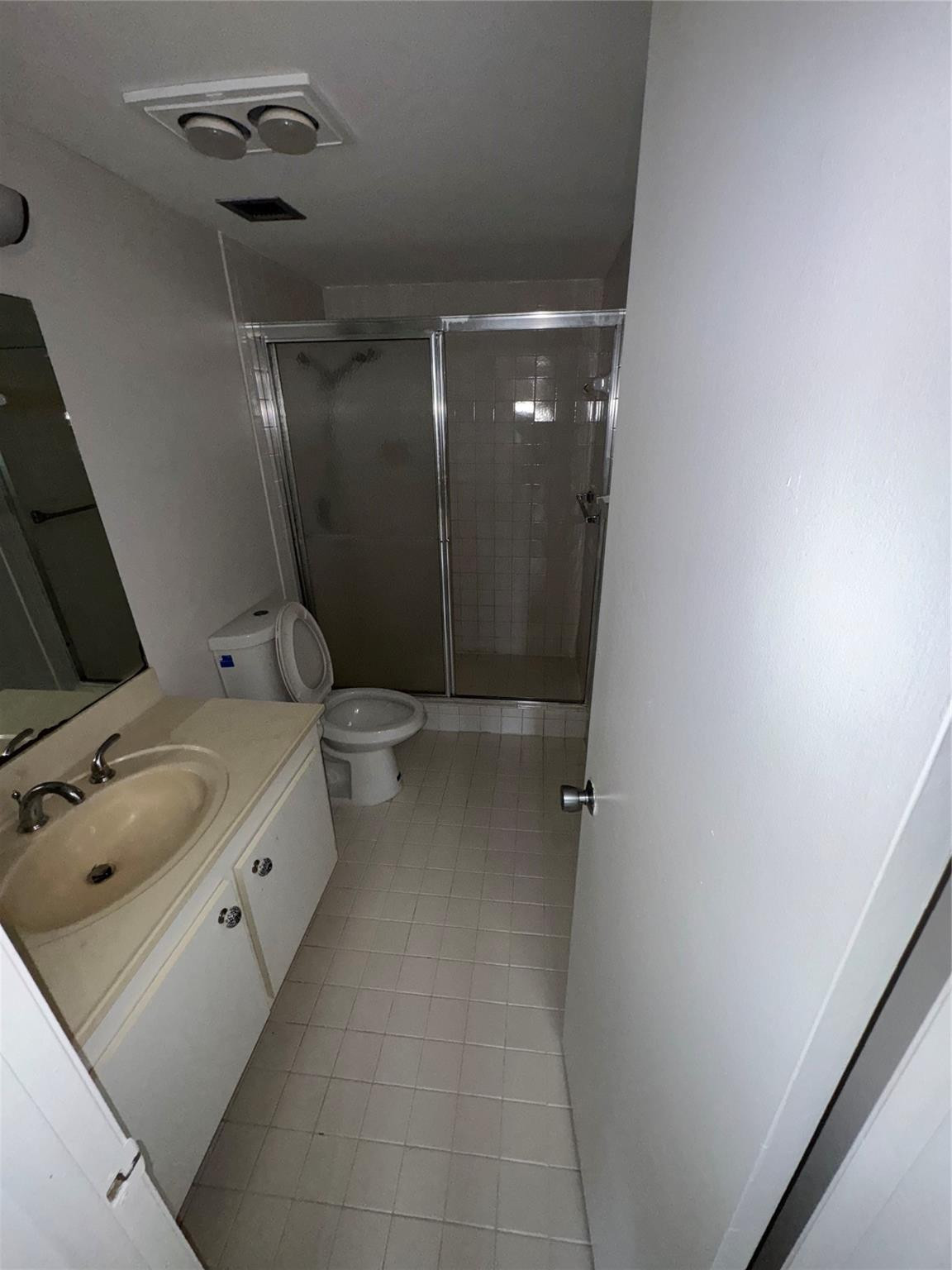 901 Hillcrest Drive, Unit 401 Hollywood, FL 33021 - Photo 17 of 21 Photo 17