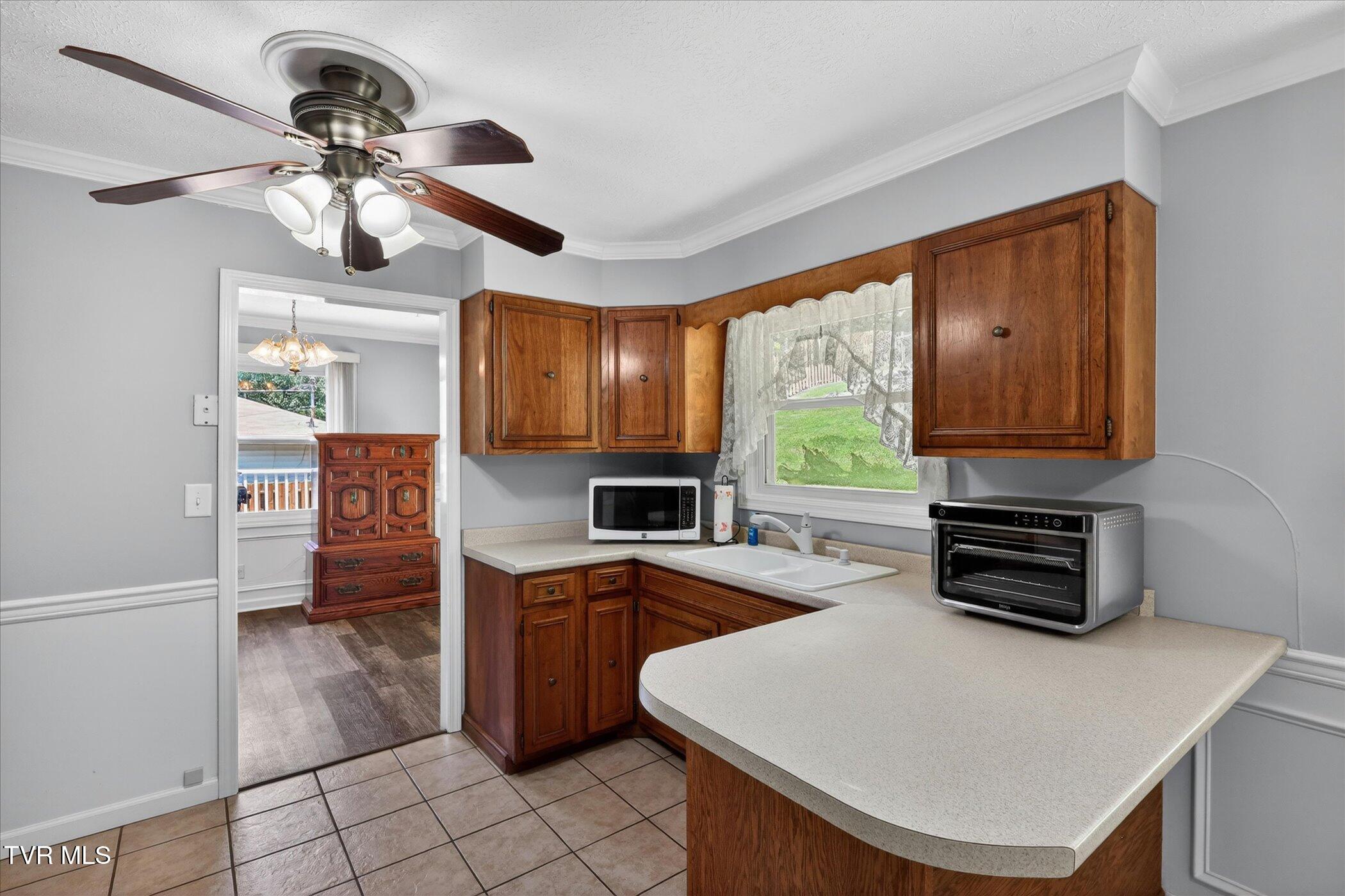 3852 Ridge Line Drive Kingsport, TN 37664 - Photo 10 of 51 11-3852-Ridgeline-Dr-Kingsport-WindowSti