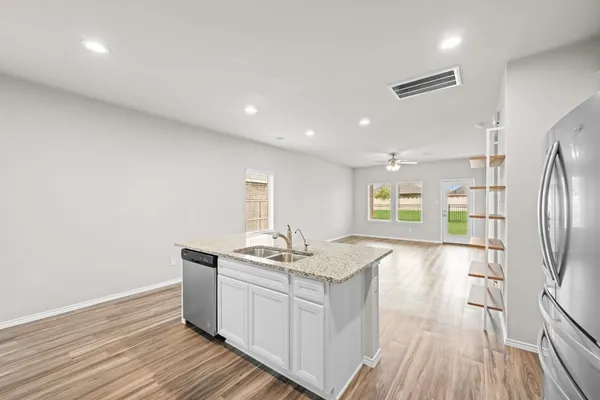 $2,600 | 16868 Pink Wintergreen Drive, Conroe, TX 77385