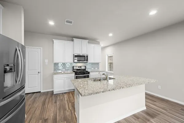 $2,600 | 16868 Pink Wintergreen Drive, Conroe, TX 77385