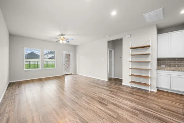 $2,600 | 16868 Pink Wintergreen Drive, Conroe, TX 77385