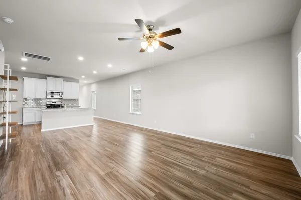 $2,600 | 16868 Pink Wintergreen Drive, Conroe, TX 77385