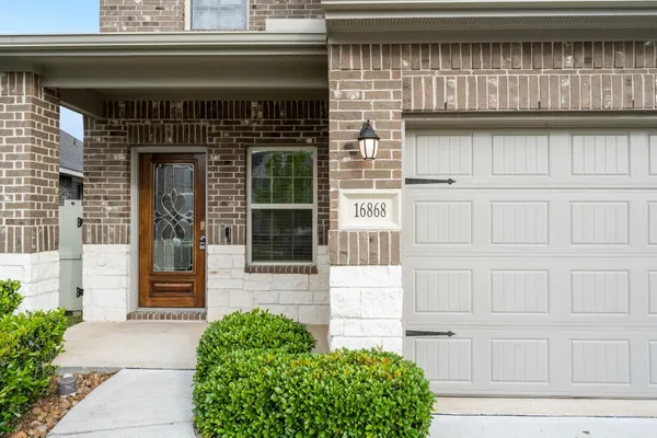 $2,600 | 16868 Pink Wintergreen Drive, Conroe, TX 77385