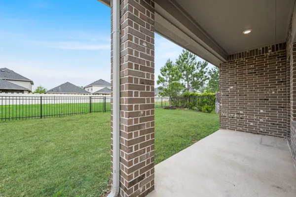 $2,600 | 16868 Pink Wintergreen Drive, Conroe, TX 77385